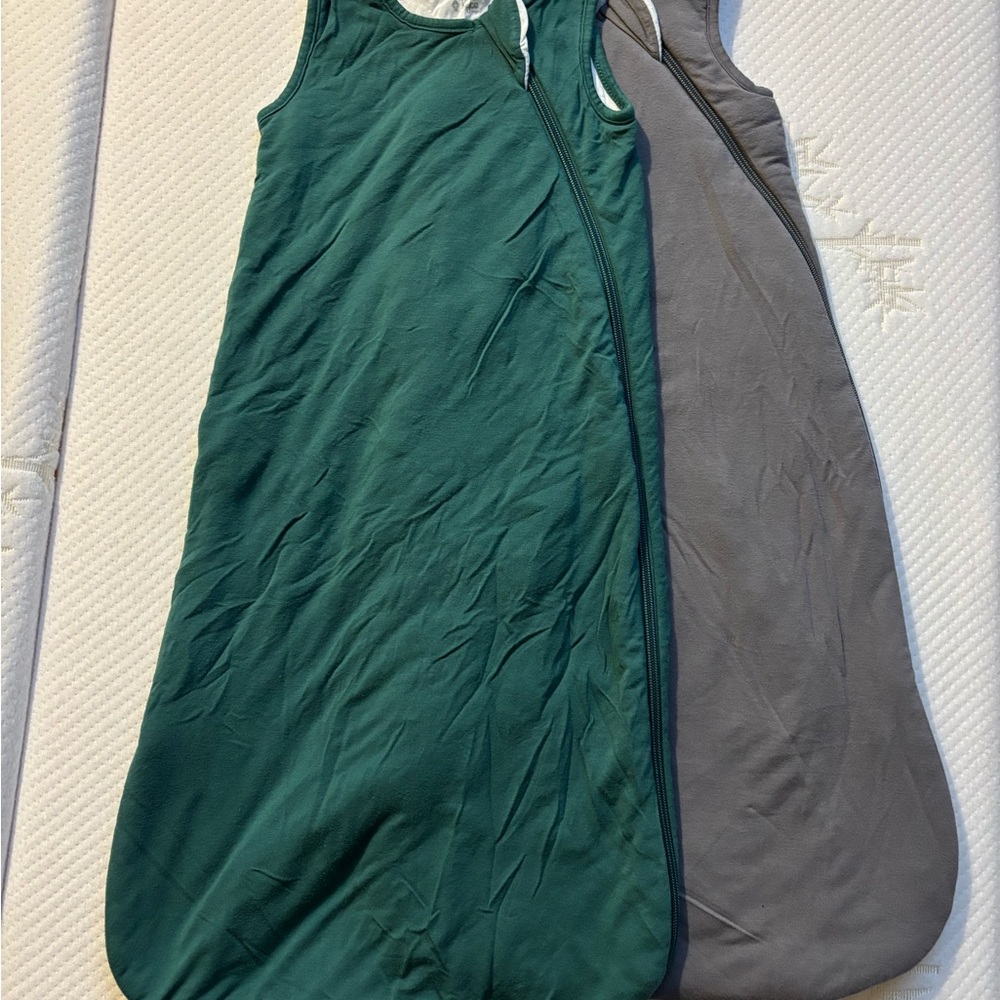 Kyte Baby Small 1.0 Tog Emerald & Small 2.5 Tog Charcoal Sleep Sacks Sold as Set